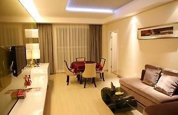 Shengjing Yijia Hotel Hsziangfan Kültér fotó